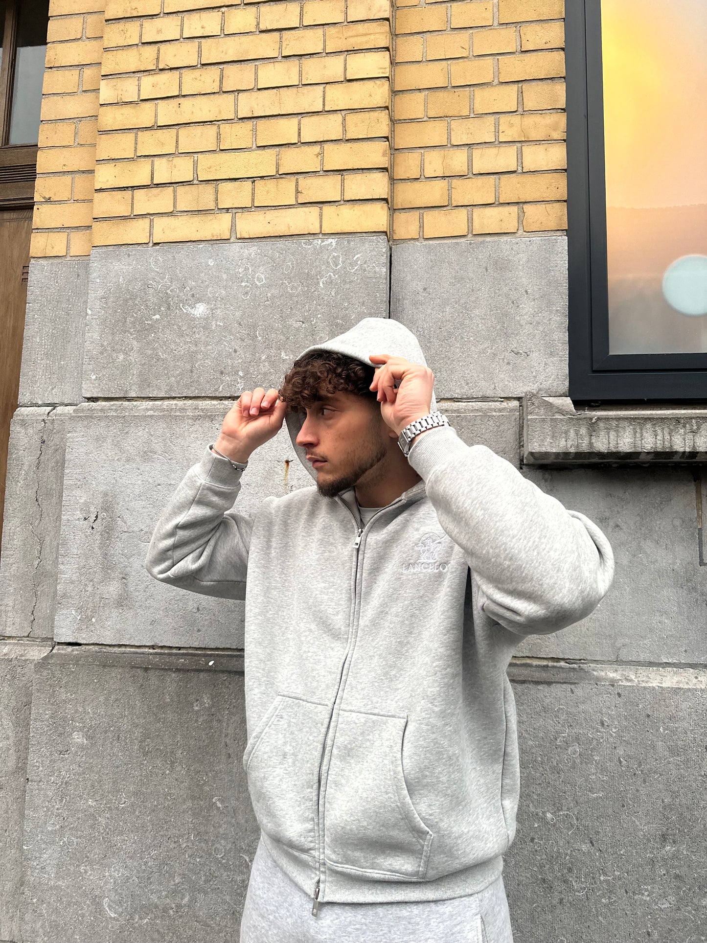 PULL À CAPUCHE ZIPPÉ GRIS - LANCELOT